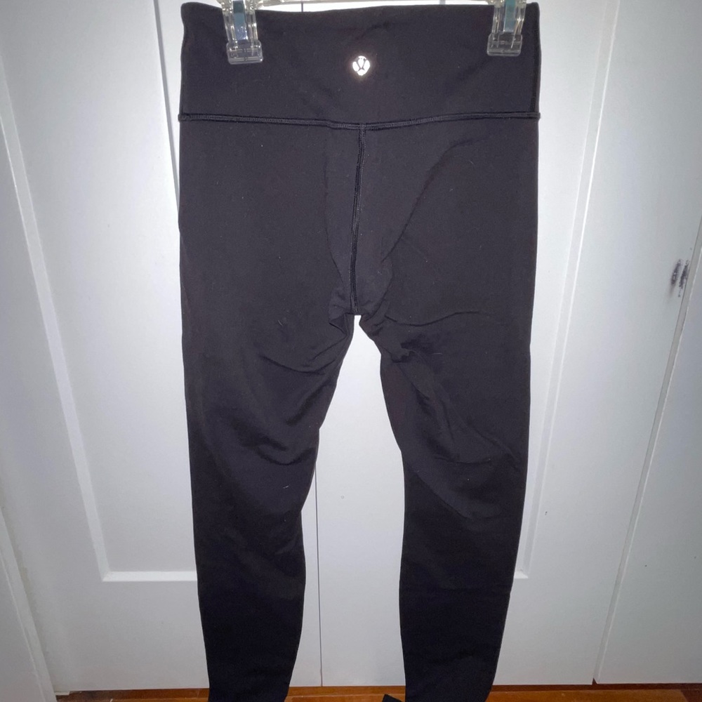 Black lululemon leggings